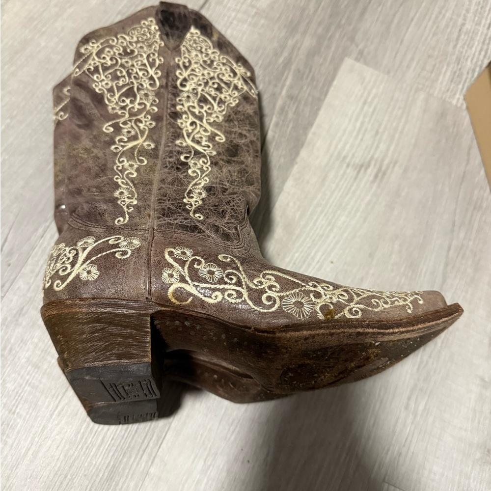 Corral Embroidered Western Boots - image 4